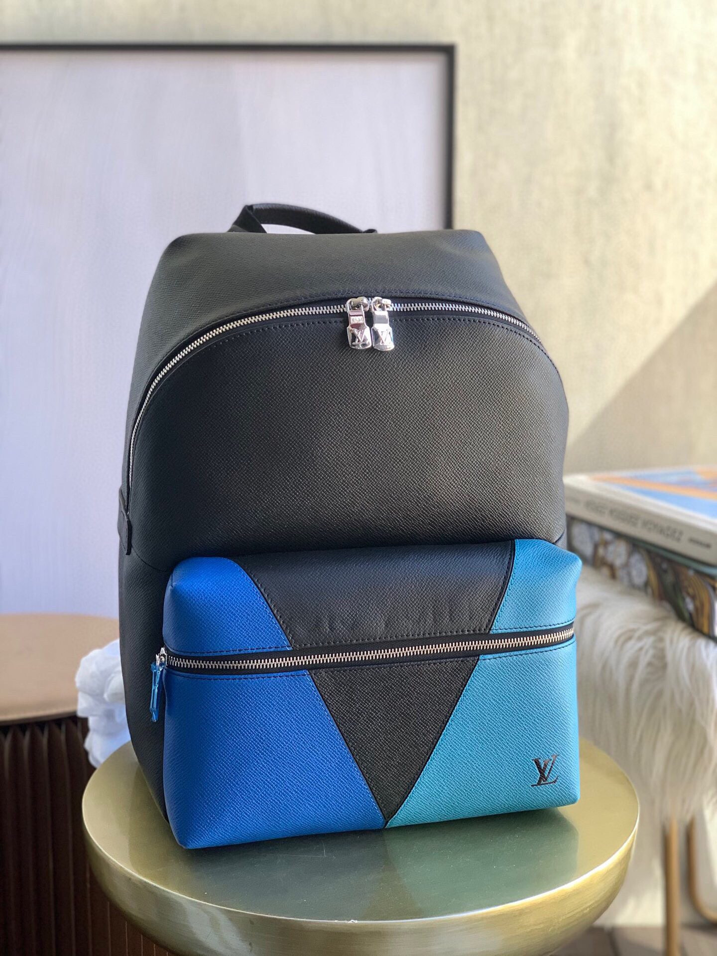 LV DISCOVERY BACKPACK M30735