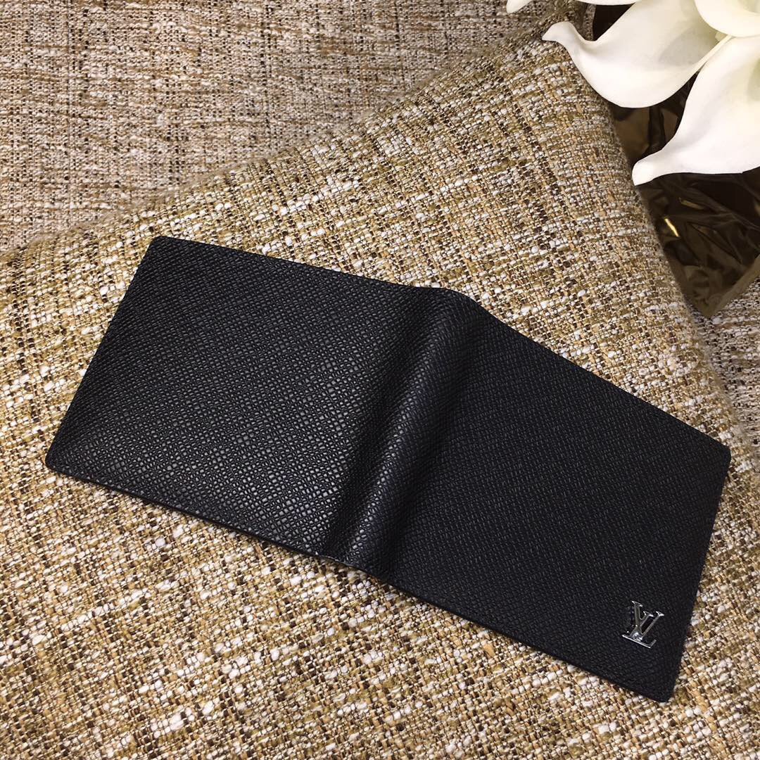 LV MULTIPLE WALLET M30295