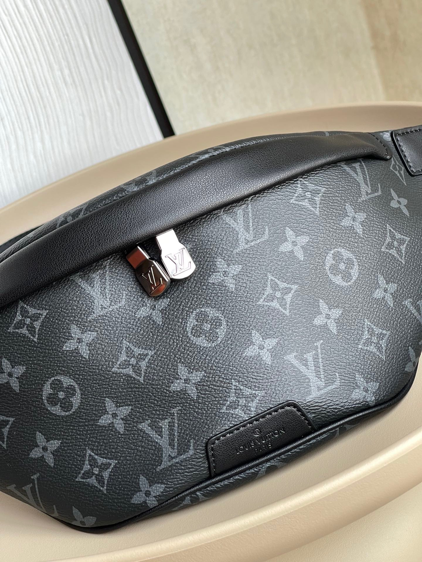 LV DISCOVERY BUMBAG PM M46035