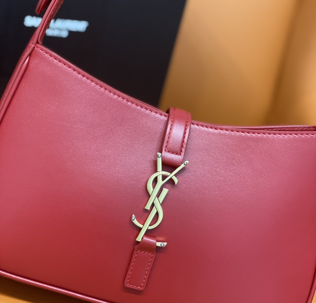 Y*L le 5 À 7 in smooth leather blanc red 23 x 16 x 6.5 cm