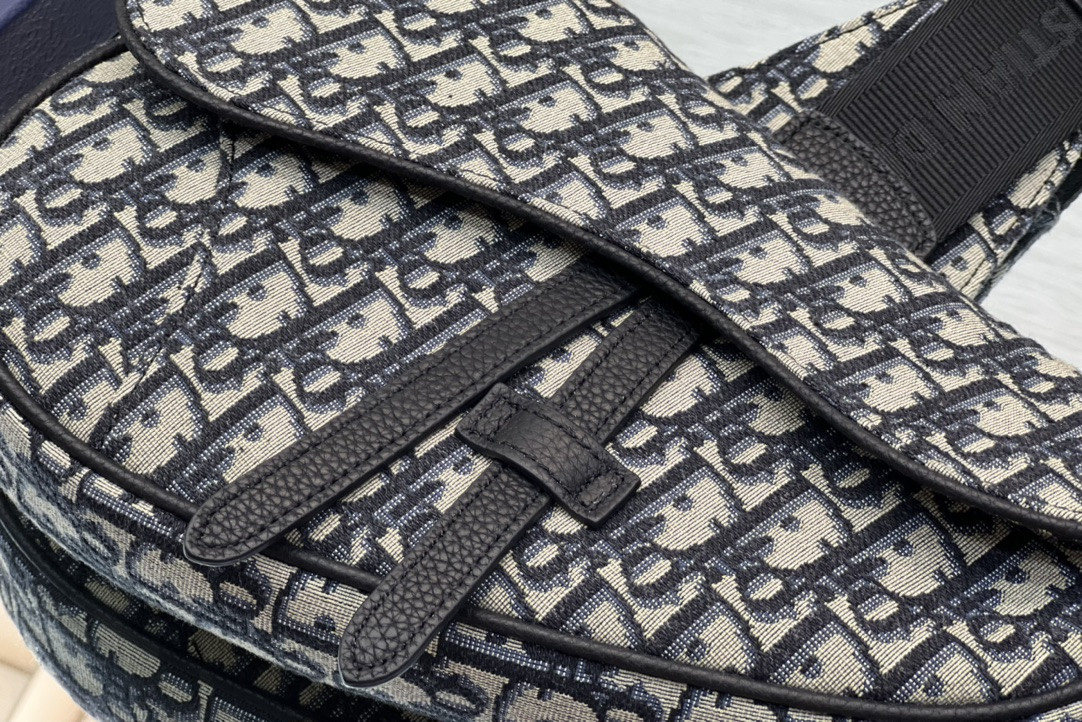 D*or saddle bag beige and black D*or oblique jacquard  26 x 19 x 4.5 cm