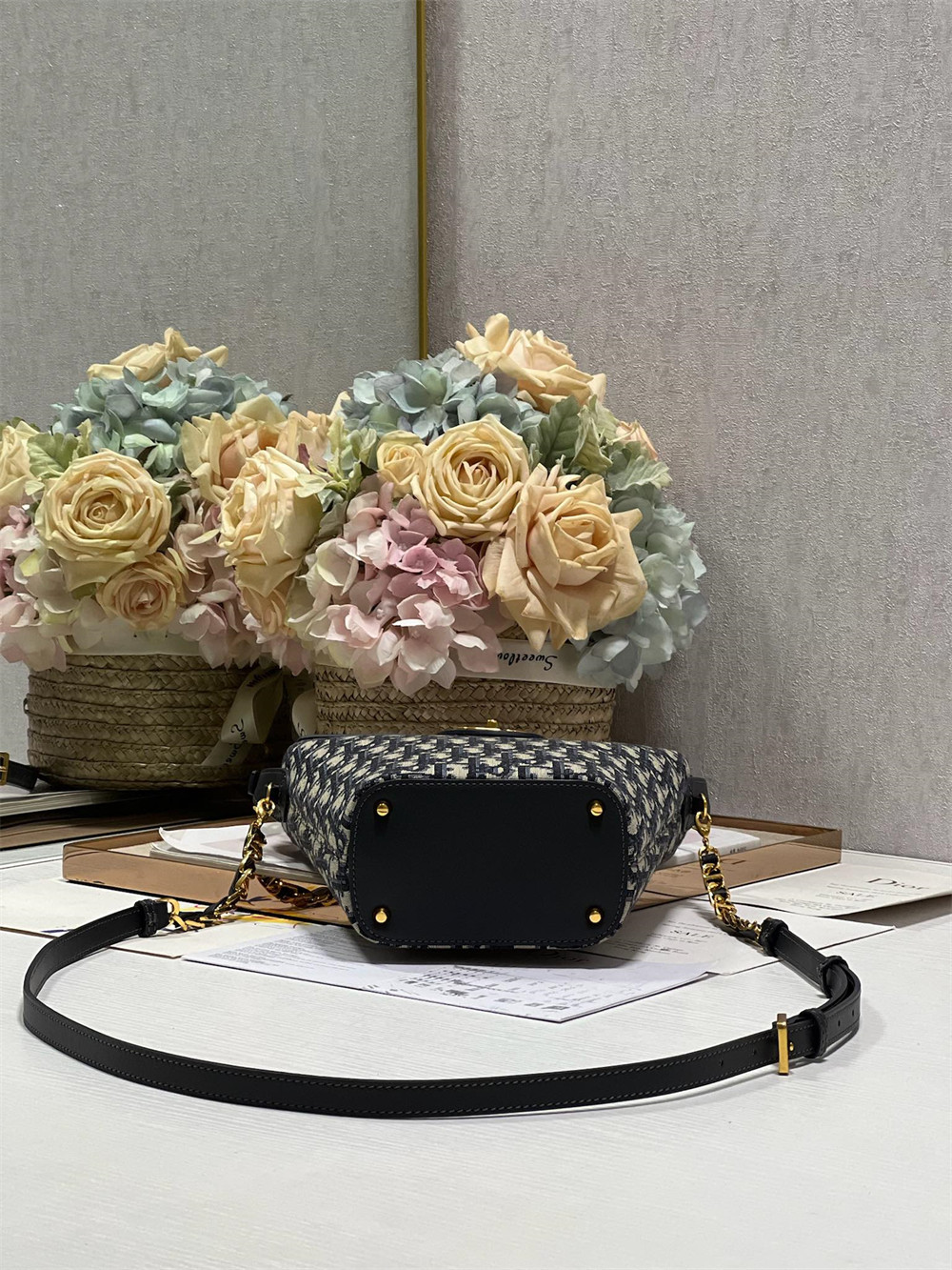 D*or 30 montaigne large chain bucket bag oblique jacquard and calfskin