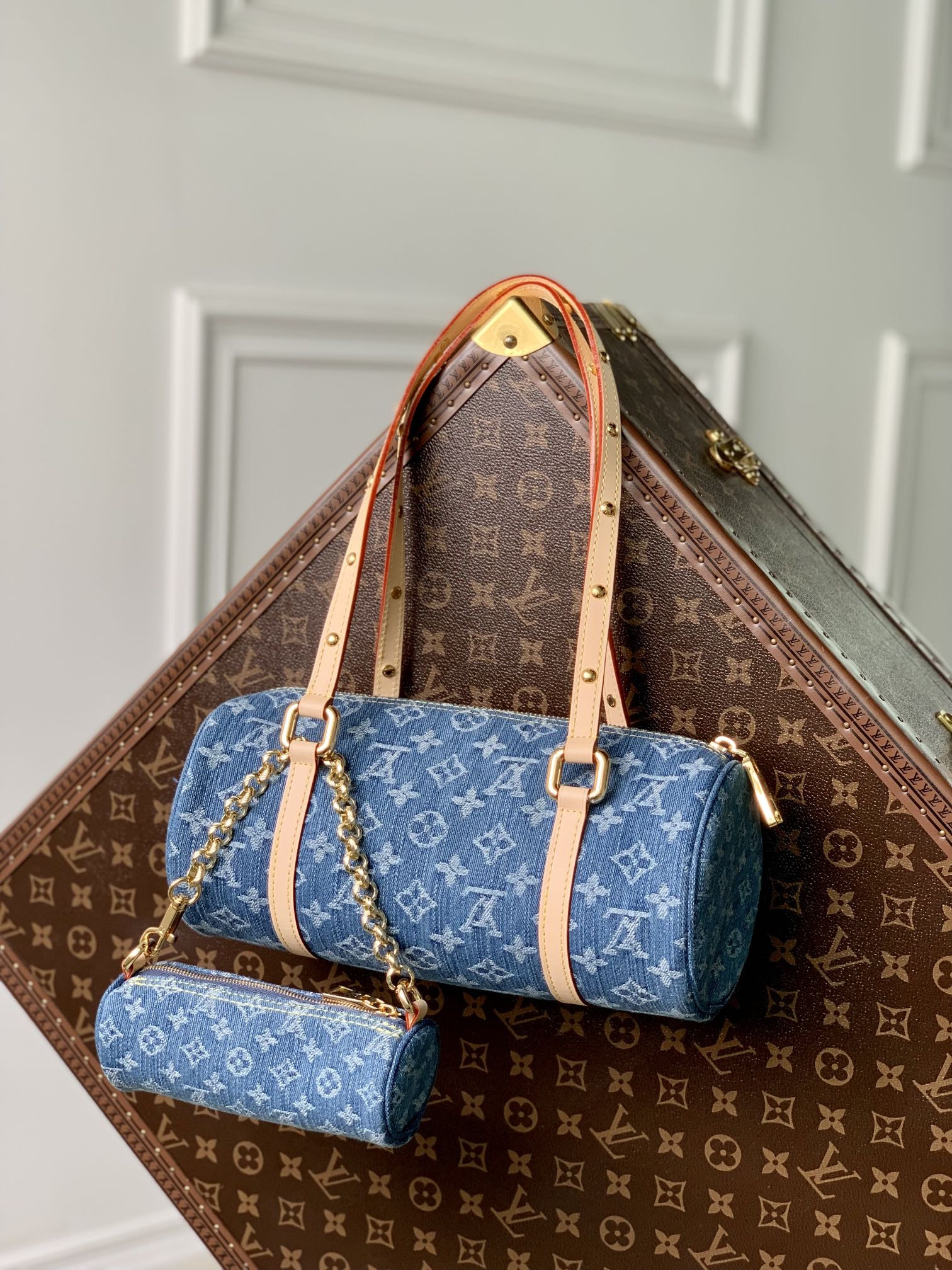 l0*is V*t0n m46830 papillon 10.6 x 4.3 x 5.1 inches
