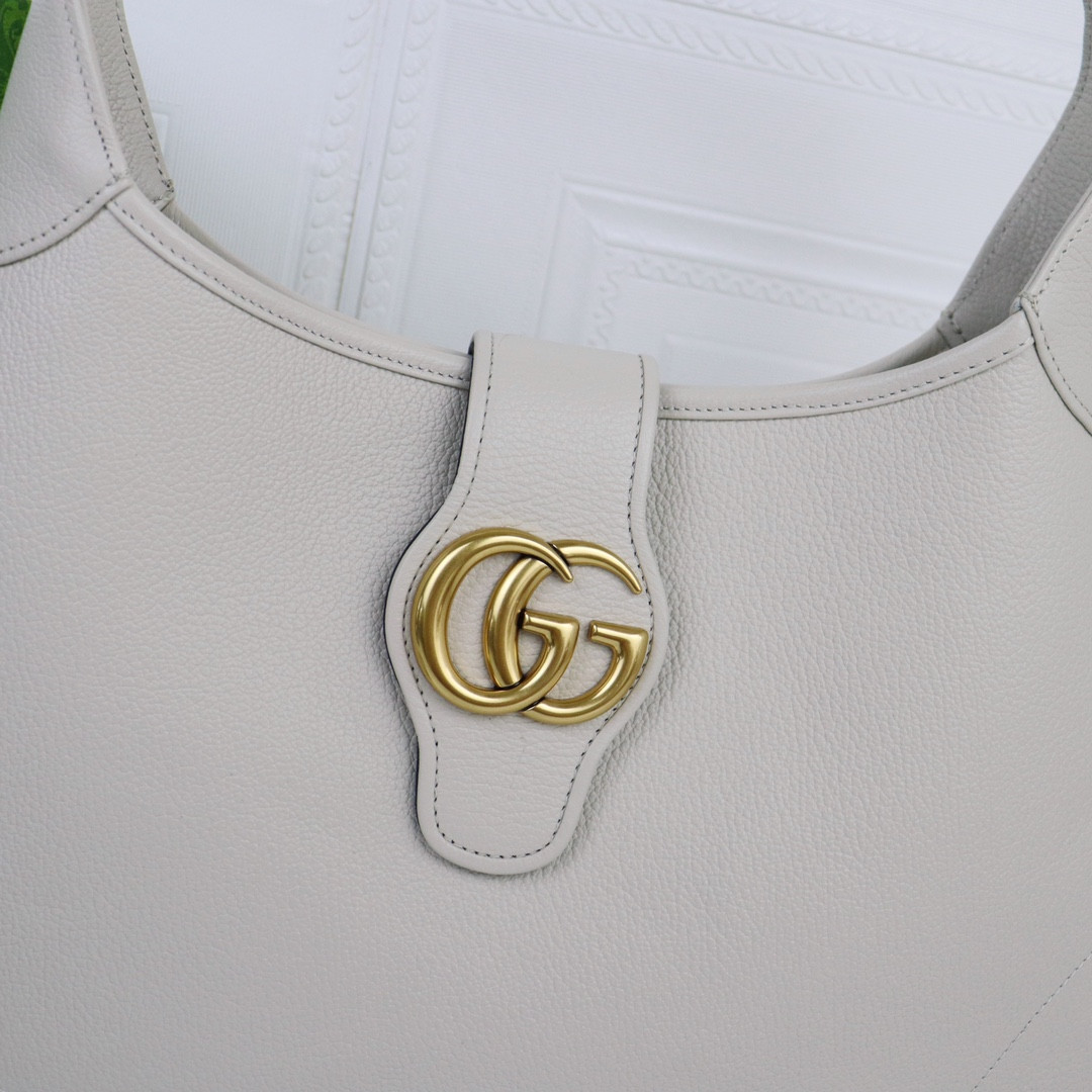 G*u*i aphrodite medium shoulder bag white w15.3" x h15" x d.8"