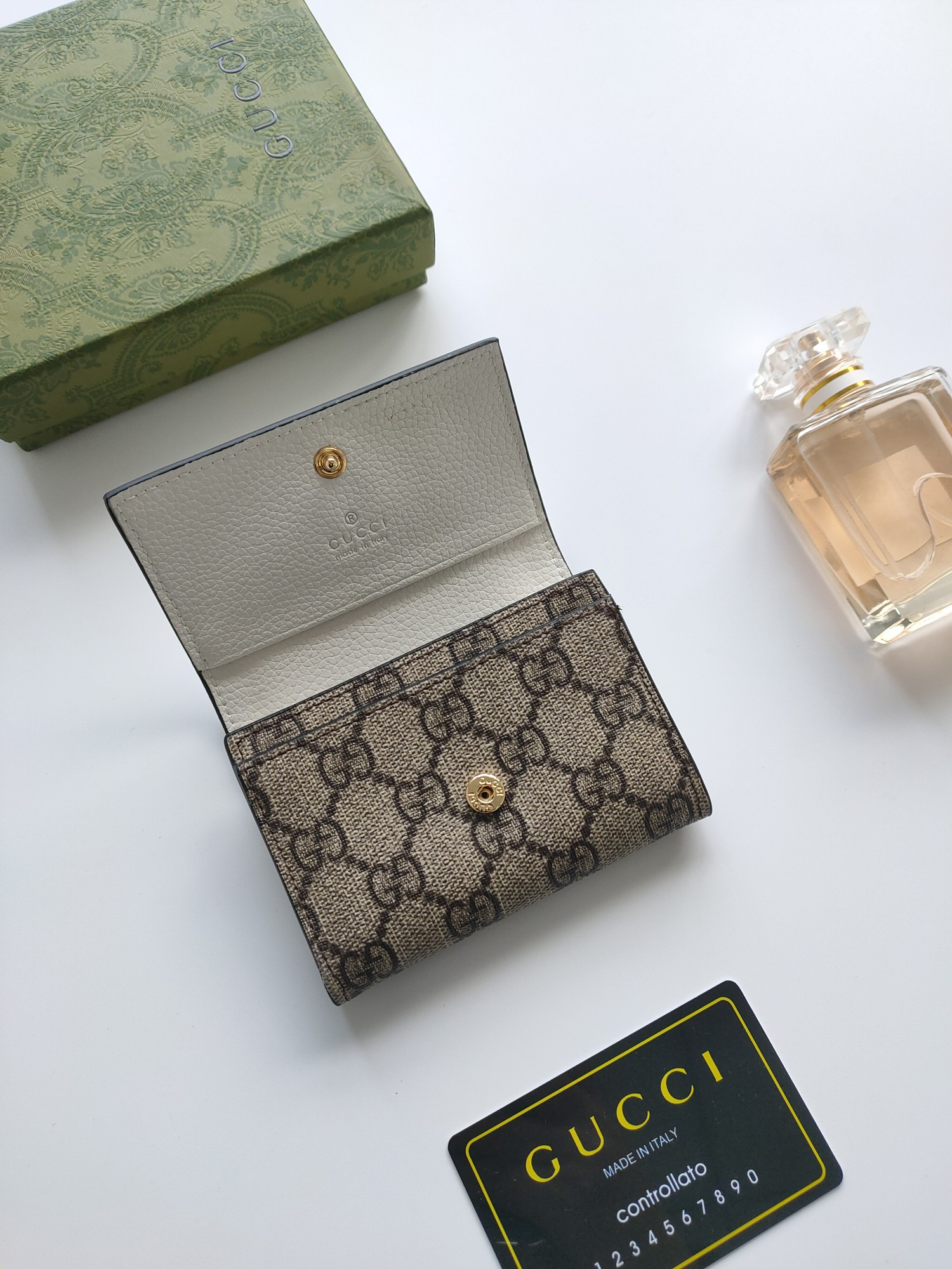 G*u*i gg card case wallet