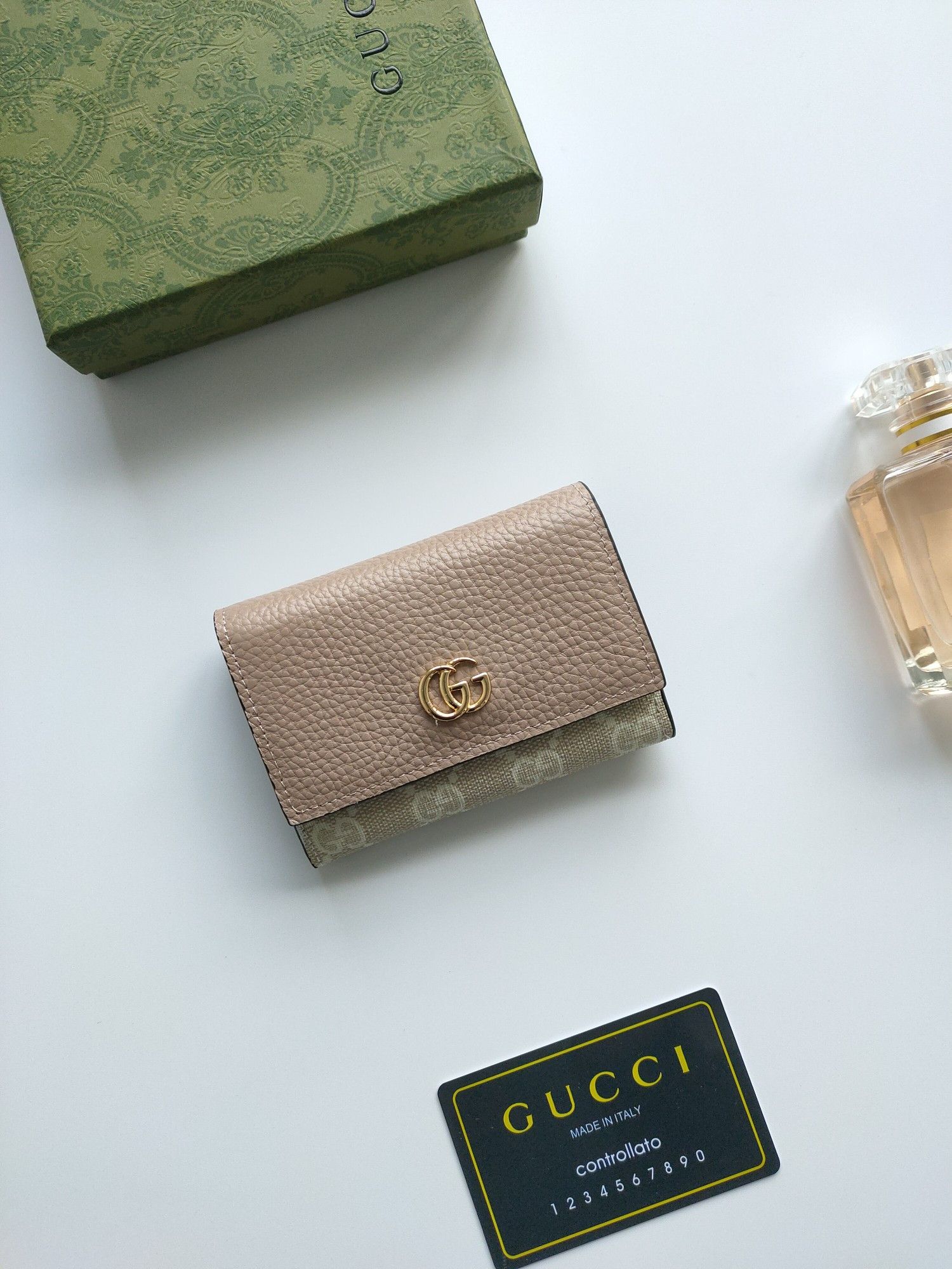 G*u*i gg card case wallet