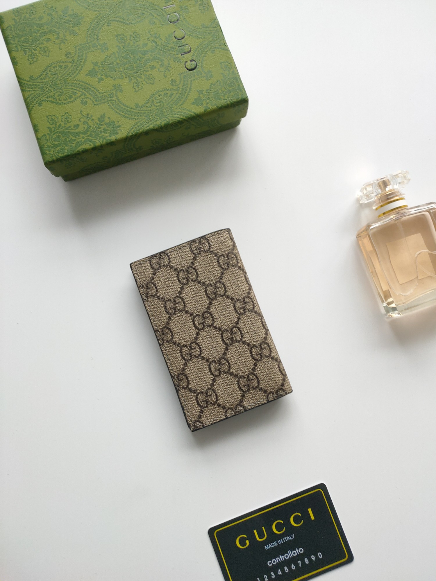 G*u*i gg  card case wallet