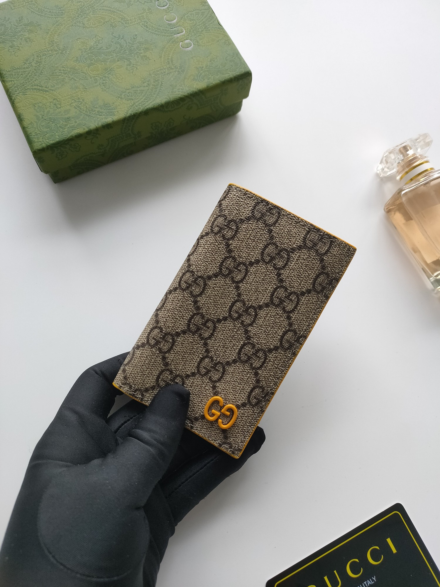 G*u*i gg card case wallet