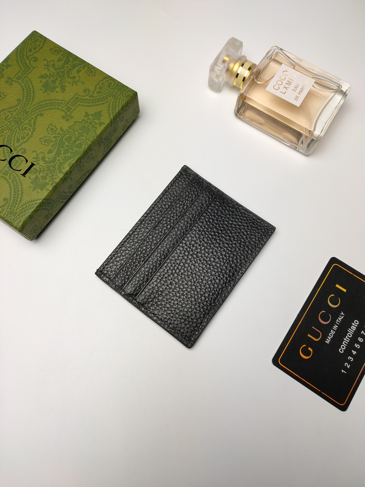 G*u*i gg  card case wallet