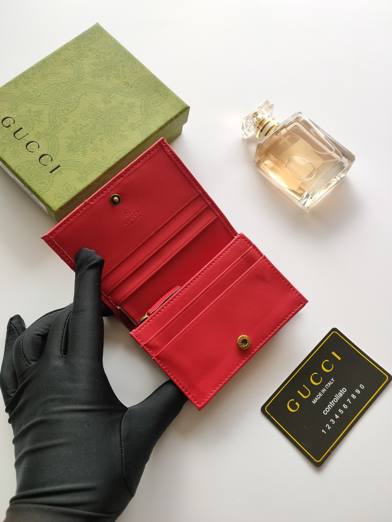 G*u*i gg card case wallet