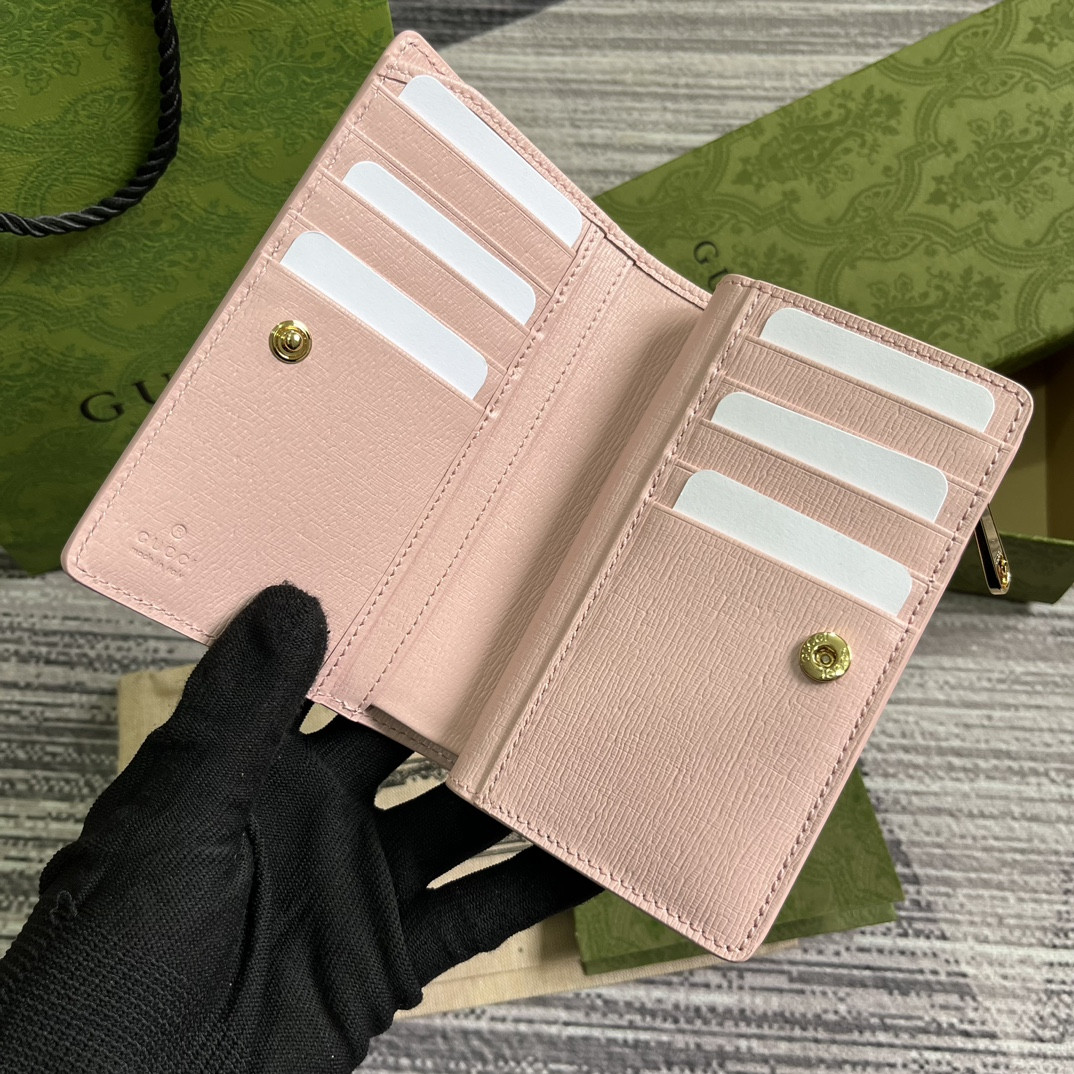 G*u*i script zip-around wallet pink 14 x 18.5 x 3cm