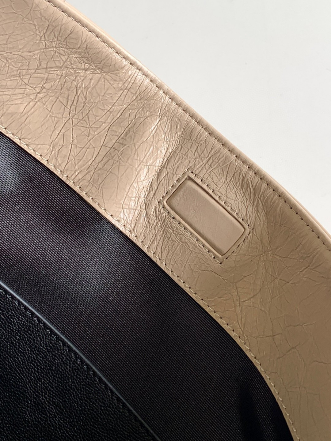Y*L niki shopping in vintage leather beige 12.9 x 10.6 x 4.5 inches