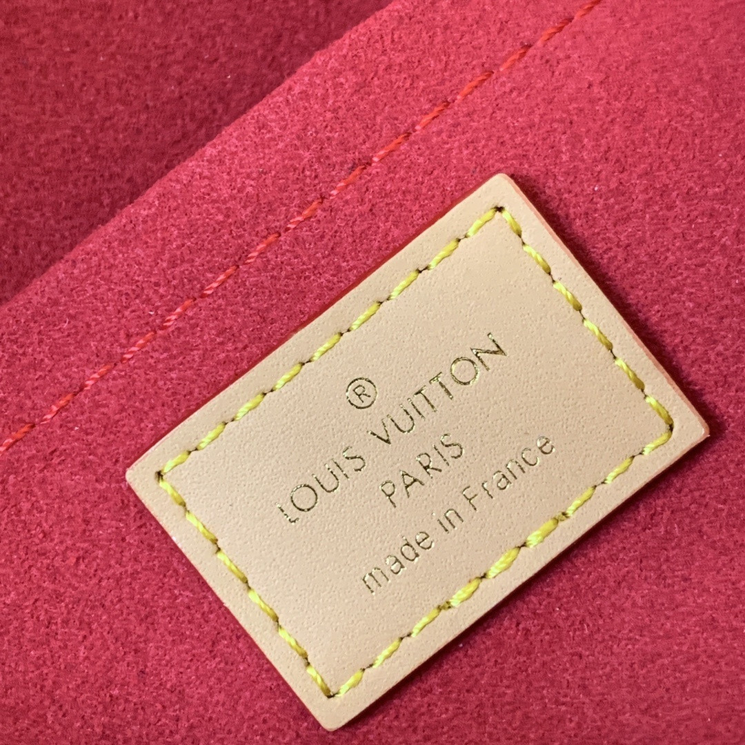 LV M44860 18 x 15 x 8 CM
