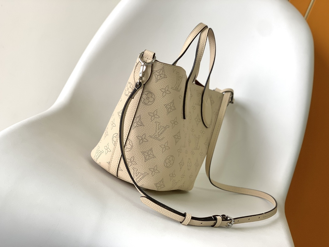 LV Blossom M21909 20.0 x 20.0 x 12.5 CM