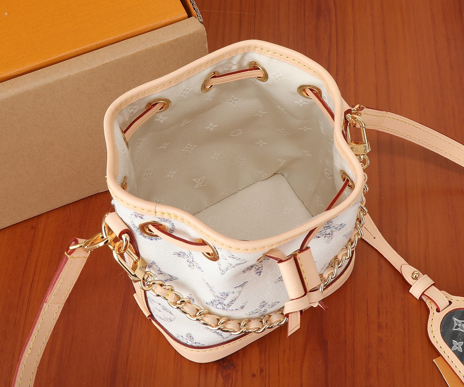 LV Nano Noé M83453 5.1 x 6.3 x 3.9 inches