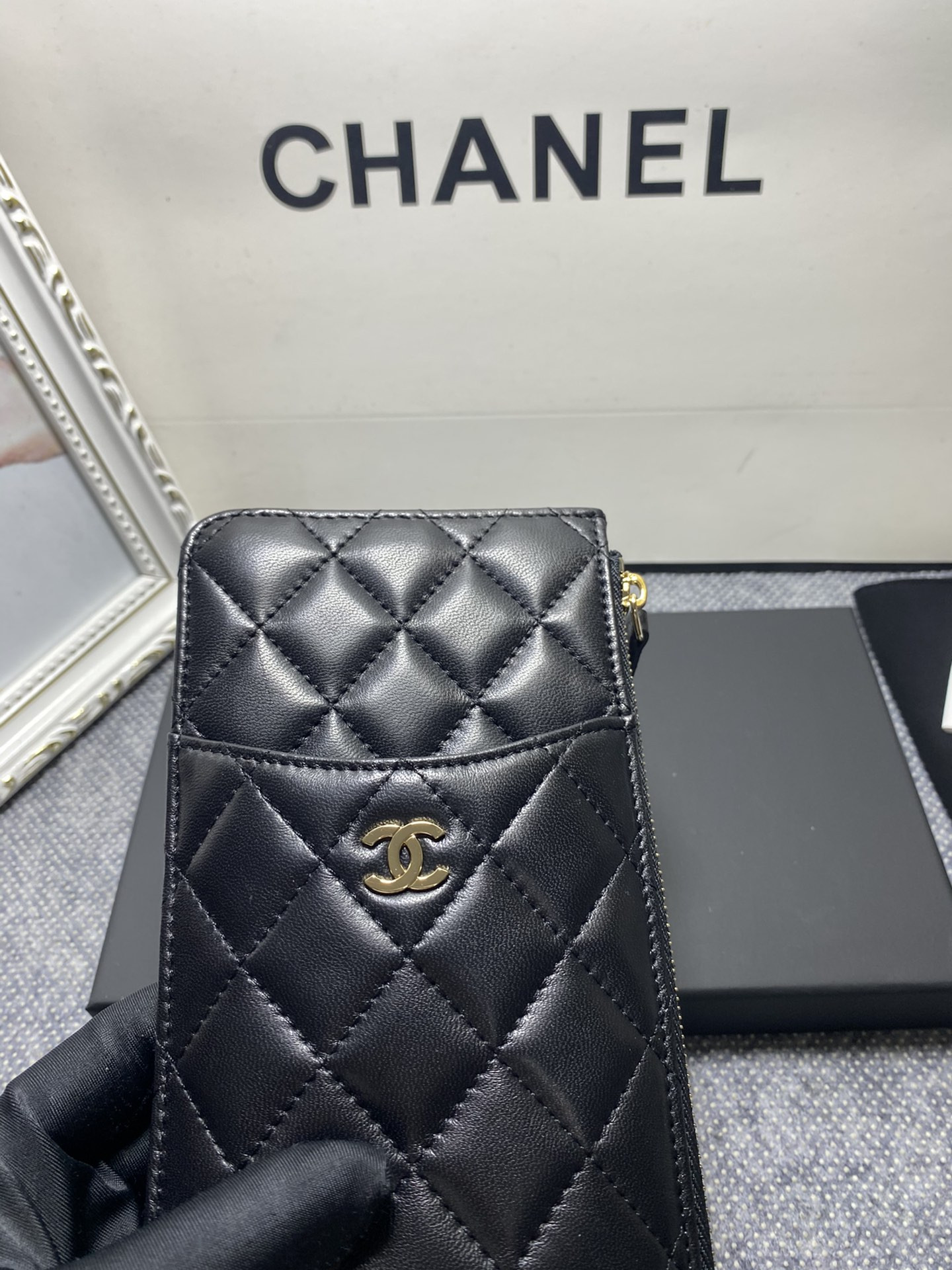 Ch*el long zipped wallet 19-11cm
