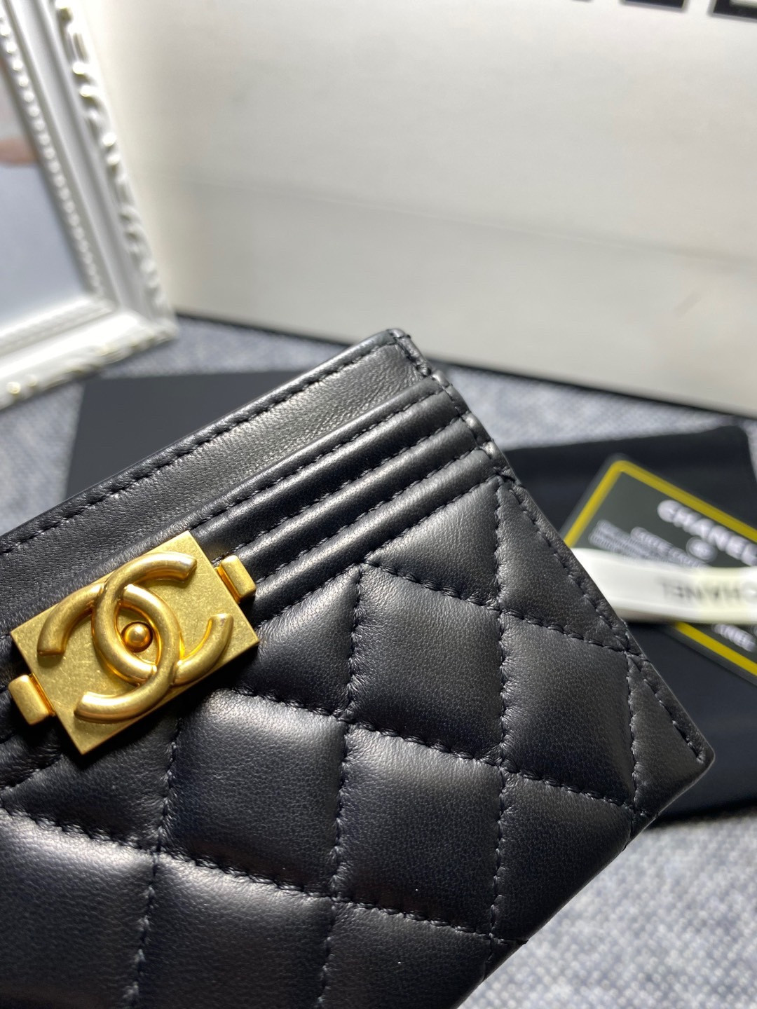 Ch*el card holder 10cm