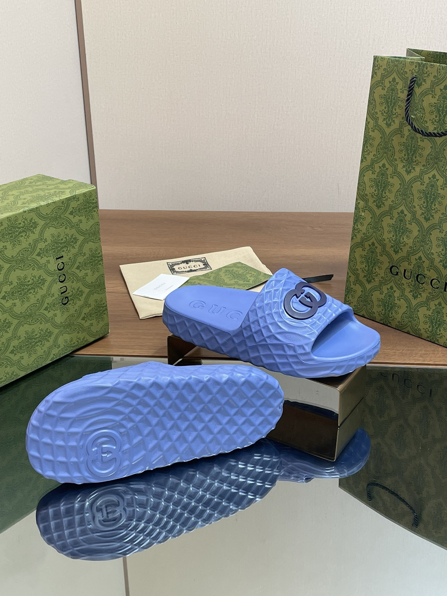 ua G*u*i interlocking g slide sandal blue