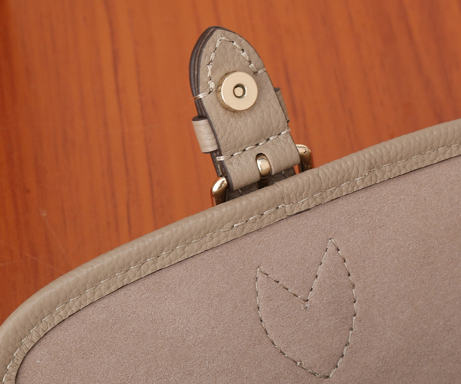 LV Nano Diane M83300 7.5 x 4.1 x 2.4 in