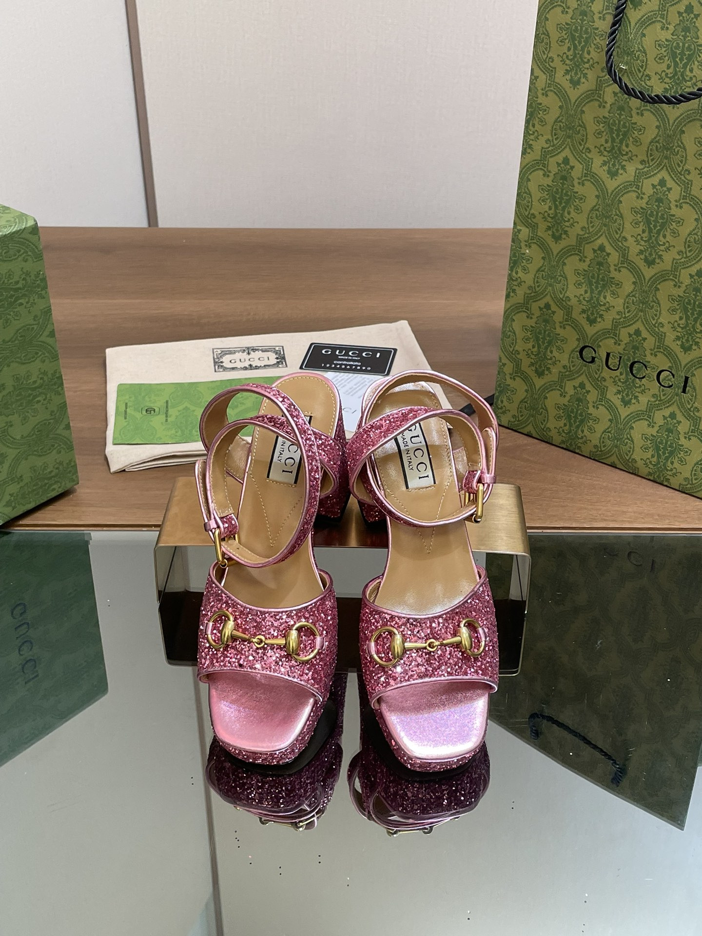 ua G*u*i horsebit platform sandal