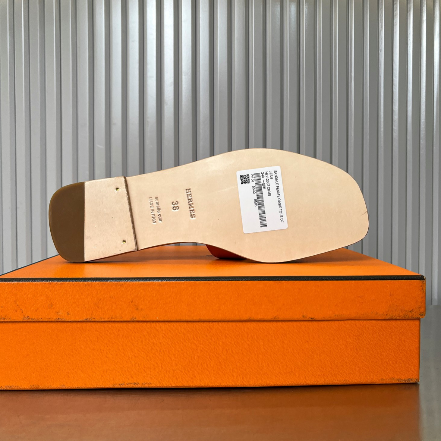 ua H**me5 oran sandal