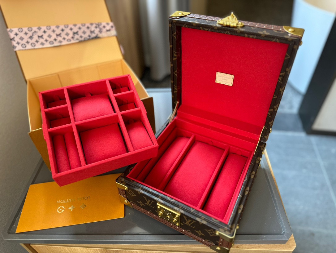 LV M13513 Jewelry Box red 9.4 x 4.9 x 9.4 inches