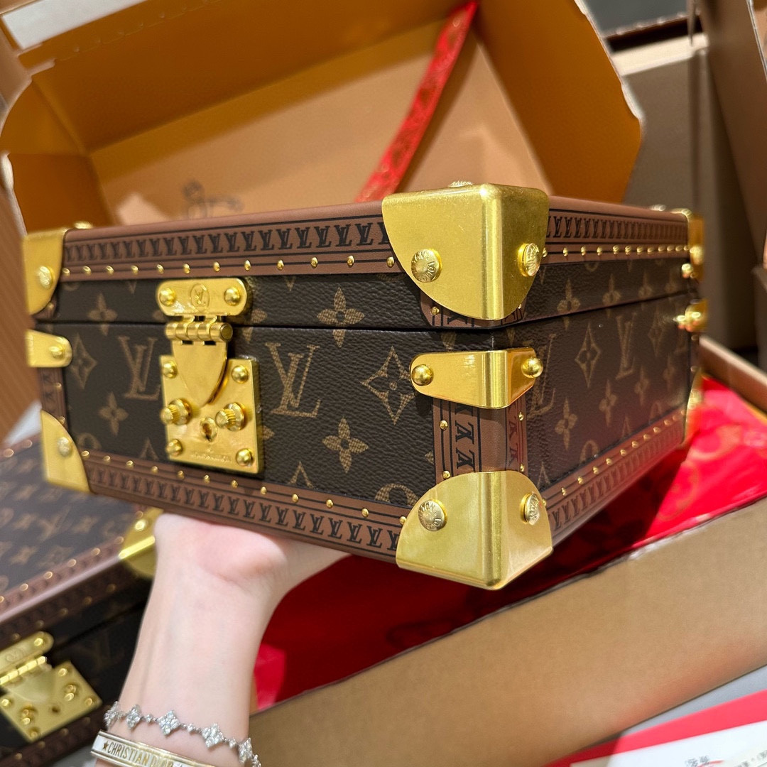 LV M13513 Jewelry Box red 9.4 x 4.9 x 9.4 inches