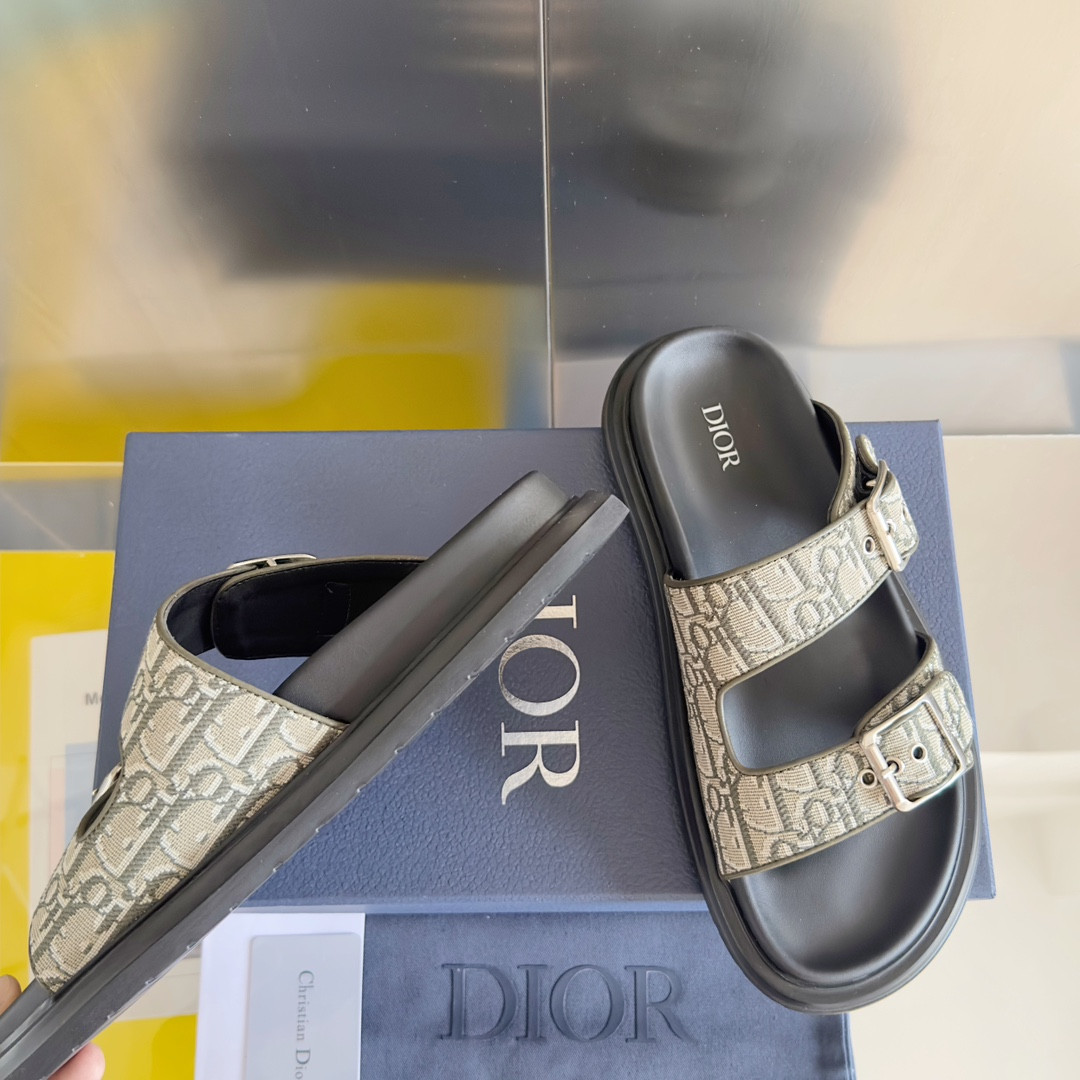ua D*or aqua sandal