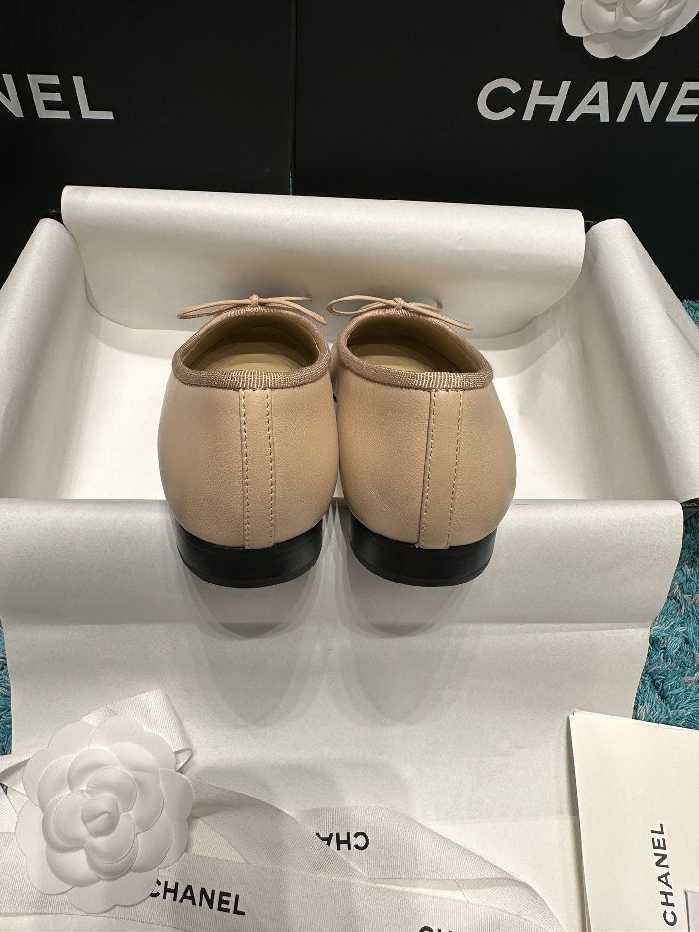 ua Ch*el ballet flats