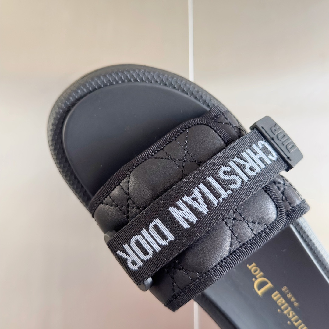 ua D*oriviera dio(r)evolution slide black