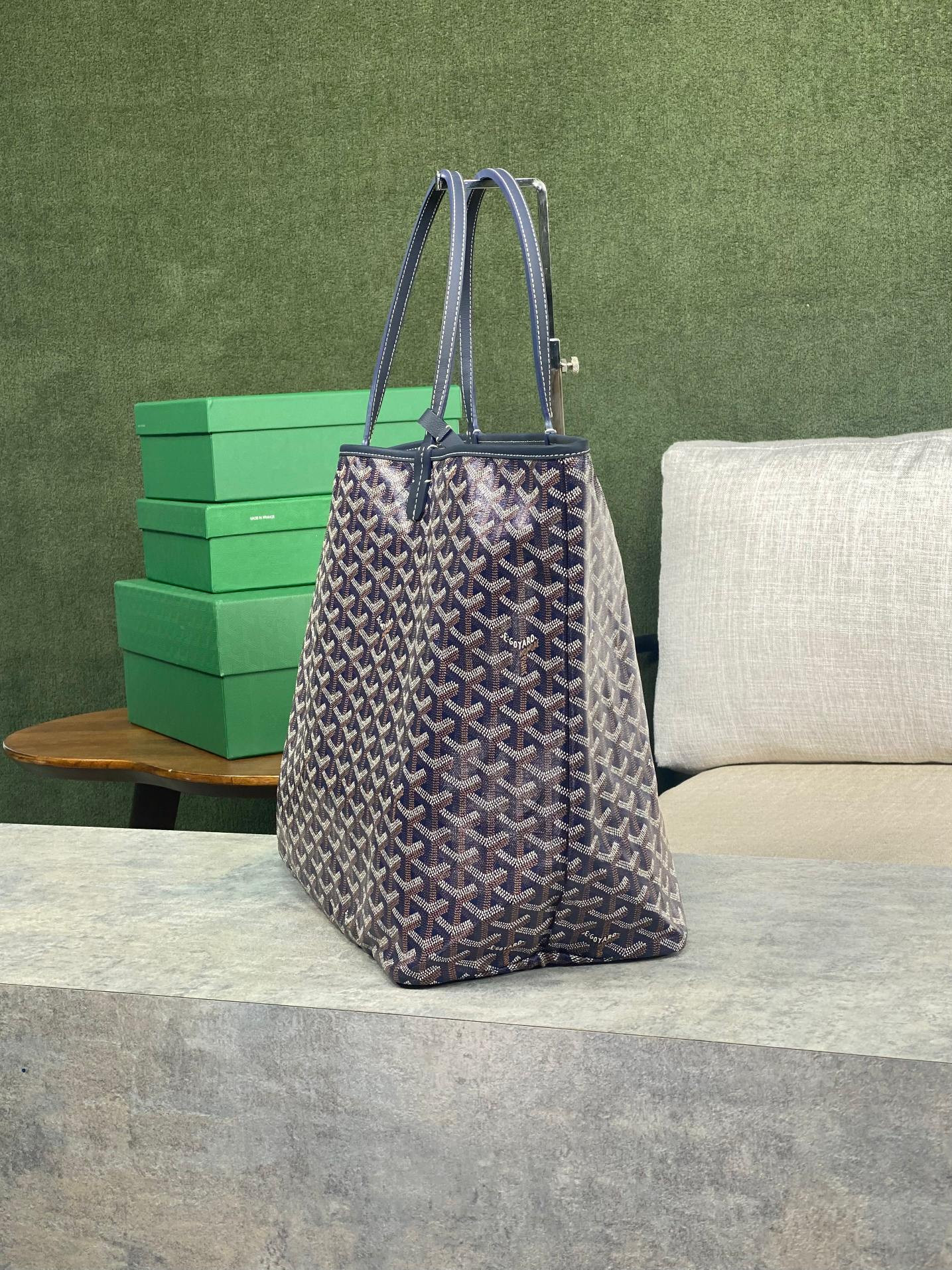 Go*ard saint l0*is gm bag 34 cm x 20 cm x 40 cm
