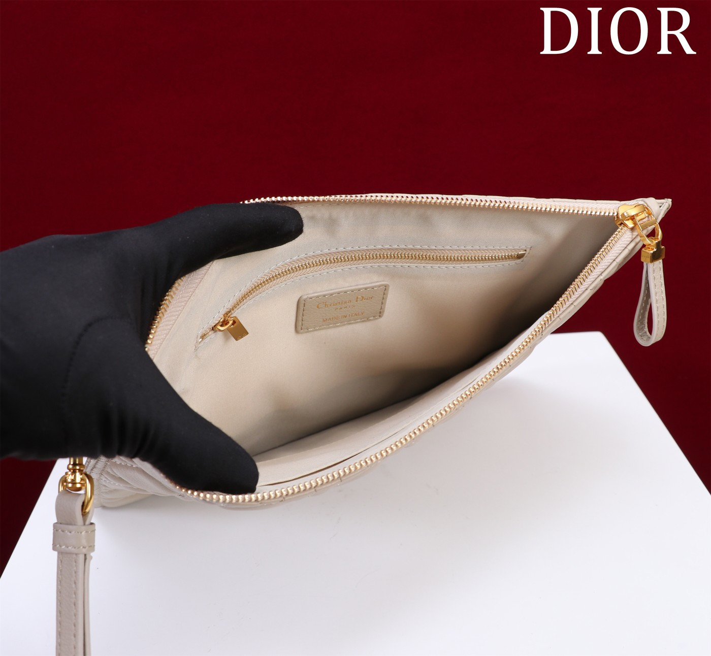 large D*or caro daily pouch 30 x 21.5 cm