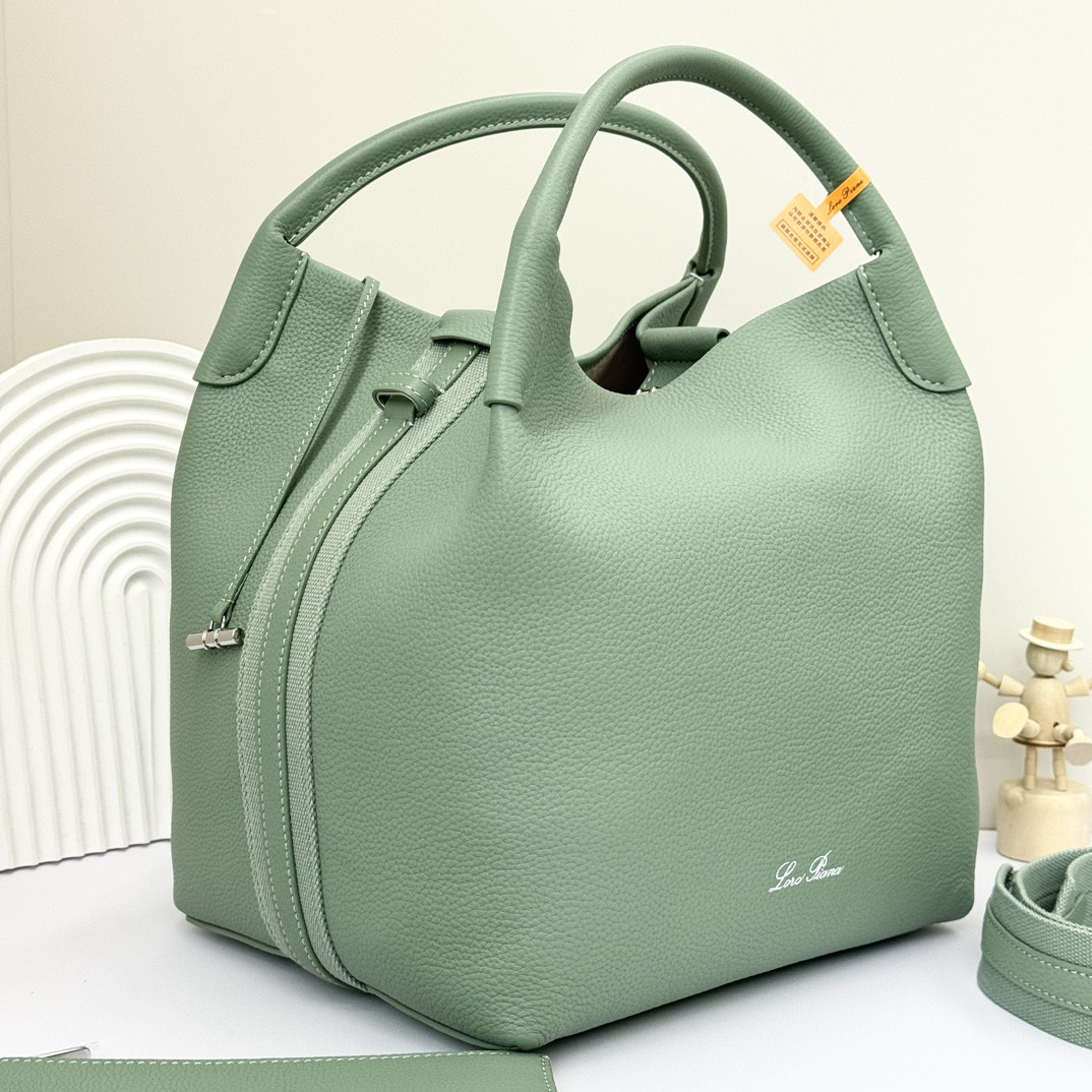 L**o p*ana large bale bag grained calfskin 24 x 20 x 27 cm