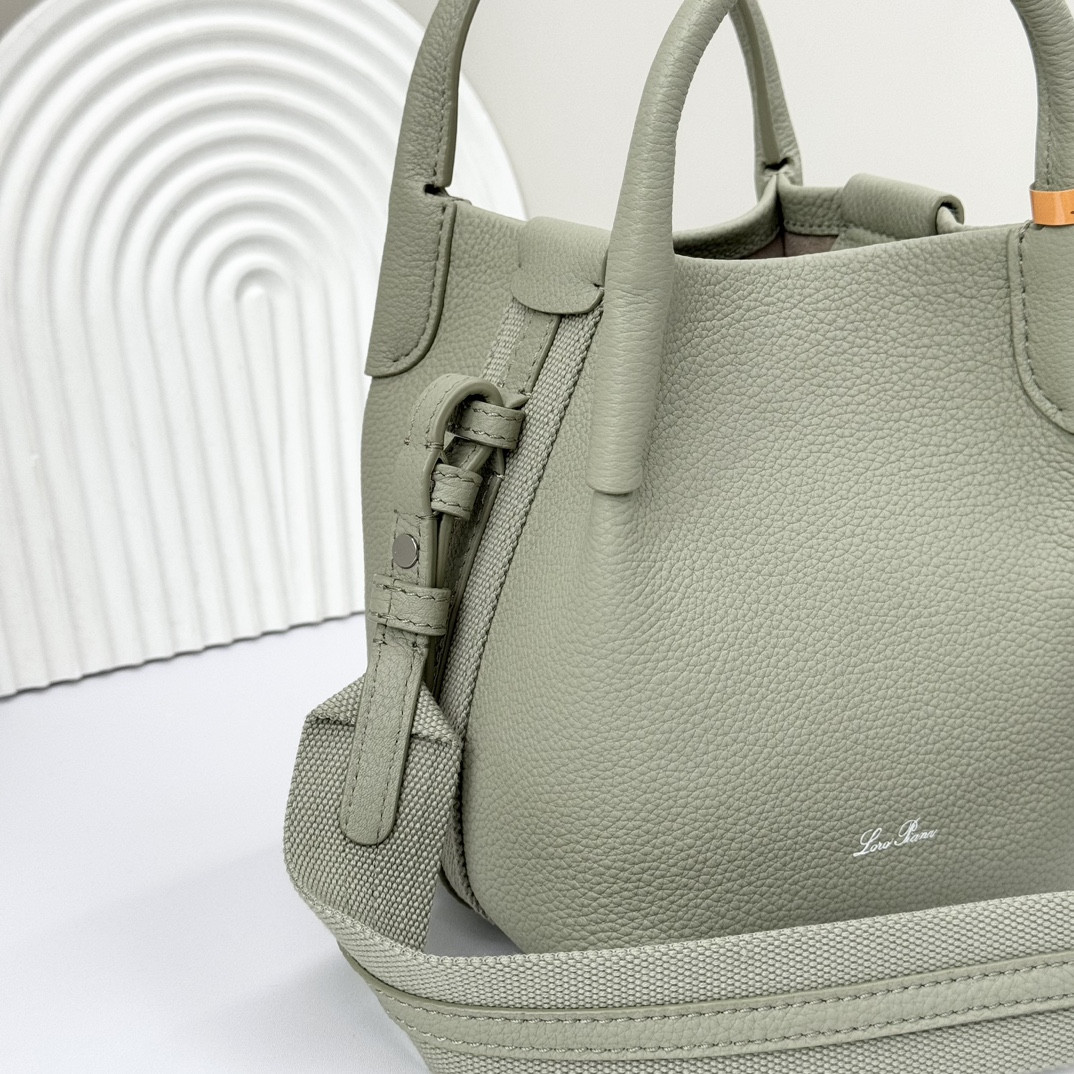 L**o p*ana micro bale bag grained calfskin 23 x 16 x 14 cm