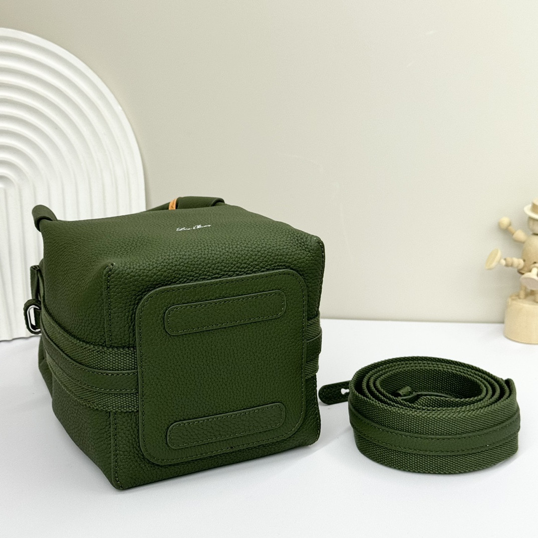 L**o p*ana micro bale bag grained calfskin 23 x 16 x 14 cm