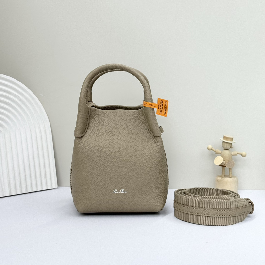 L**o p*ana micro bale bag grained calfskin 23 x 16 x 14 cm