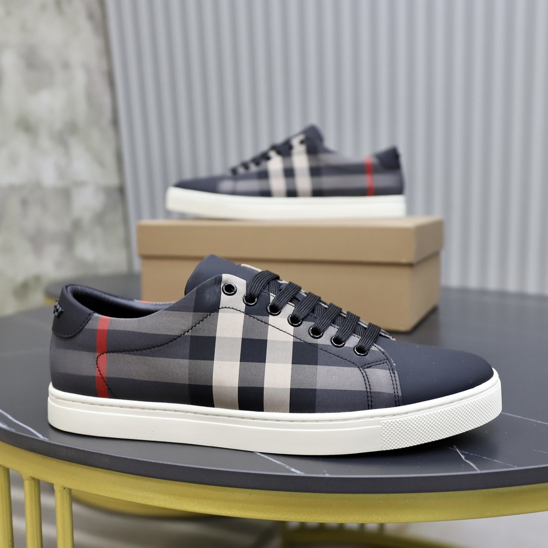 ua B**rry check sneakers