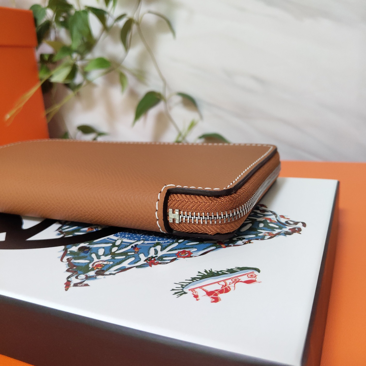H**me5 long wallet 20x11cm