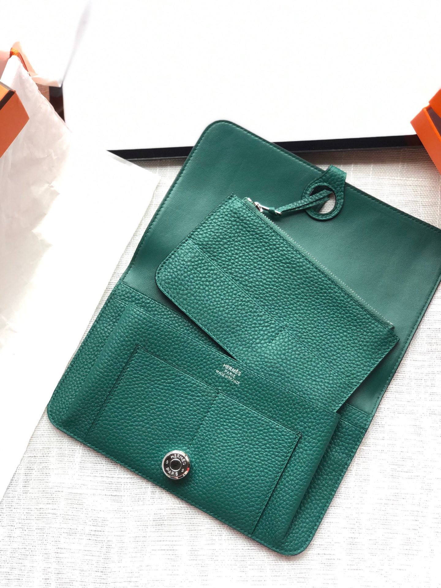 H**me5 dogon duo wallet 20.1cm