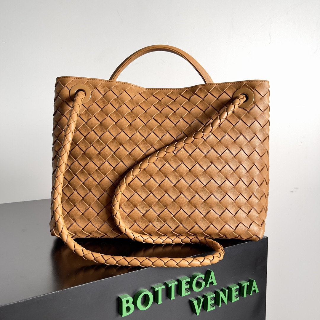bo*te*ga Ve*ne*ta medium andiamo 32x25x11cm