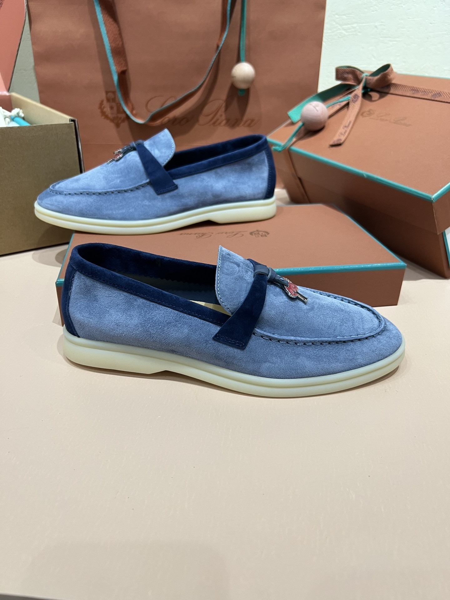 ua L**o p*ana summer charms walk loafers