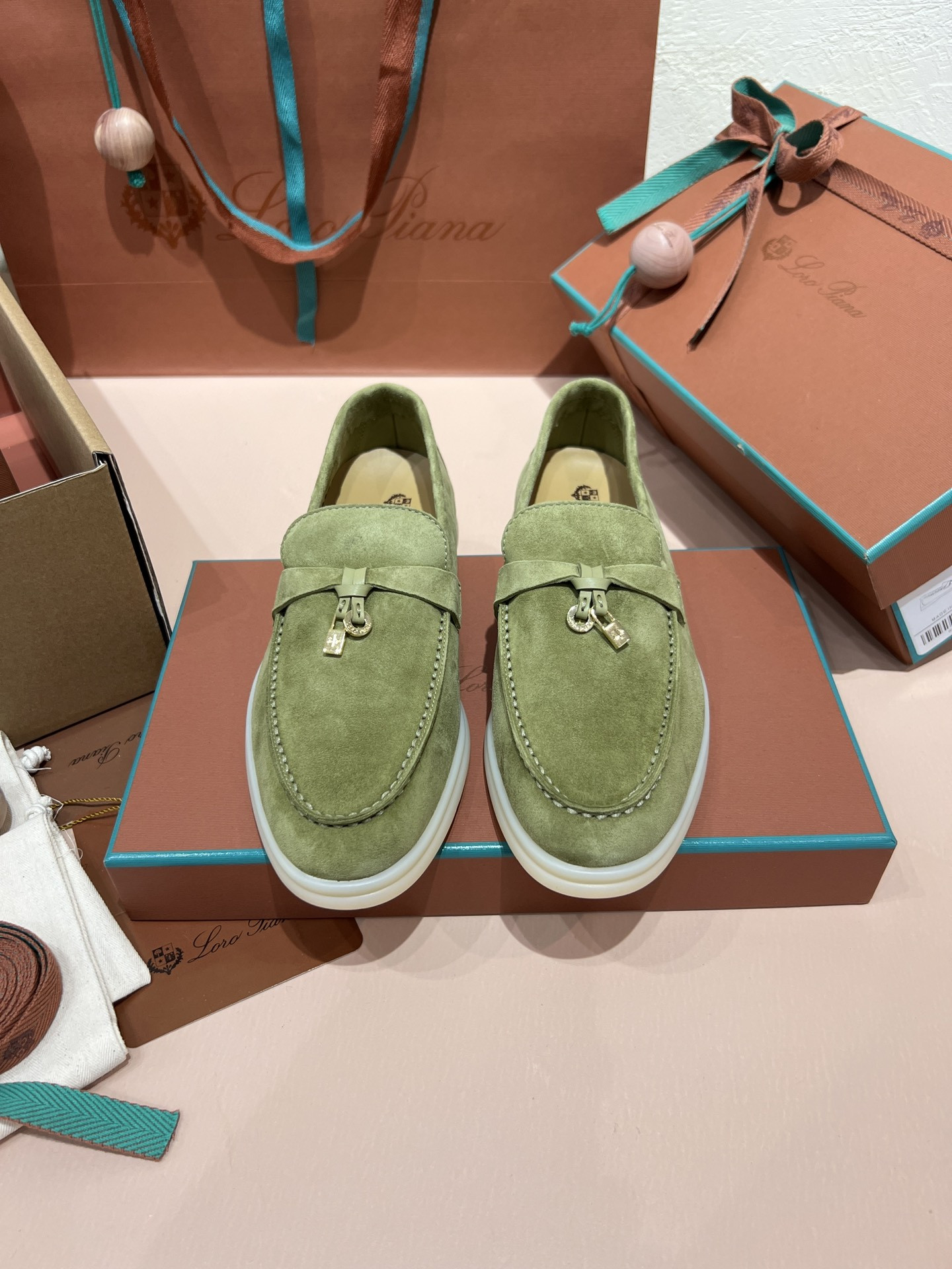 ua L**o p*ana summer charms walk loafers