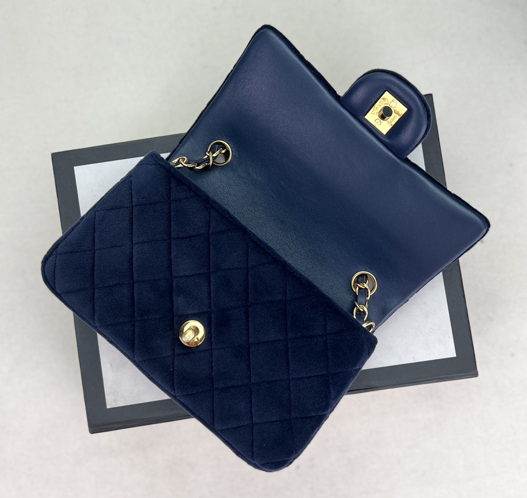 Ch*el classic flap bag 20cm