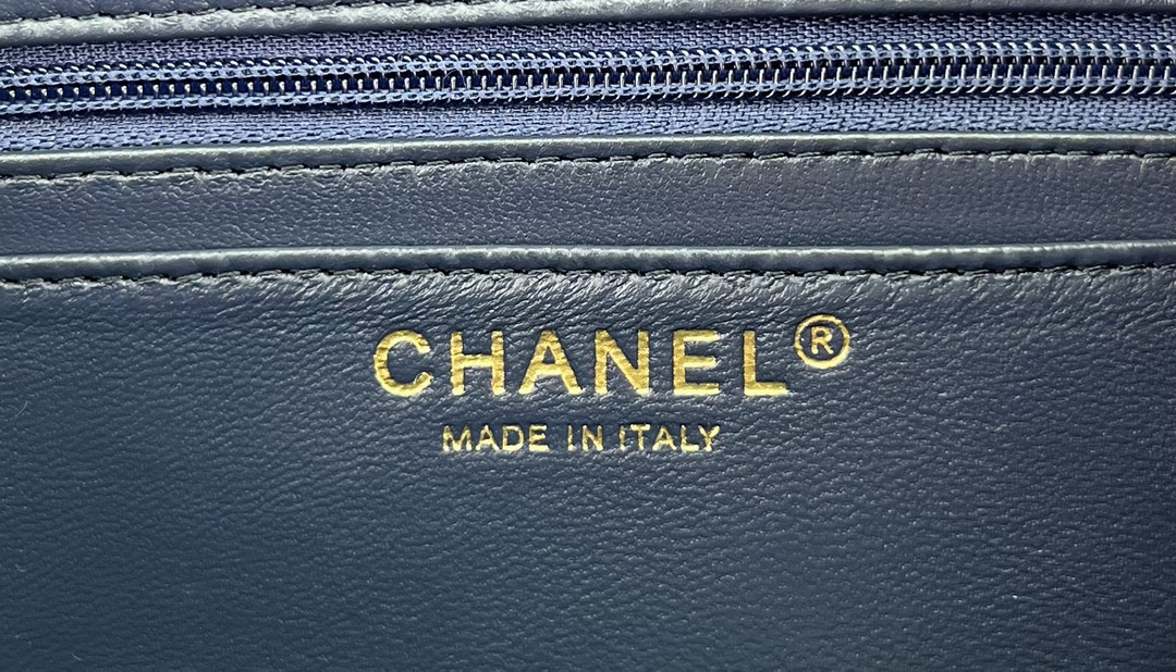 Ch*el classic flap bag 20cm