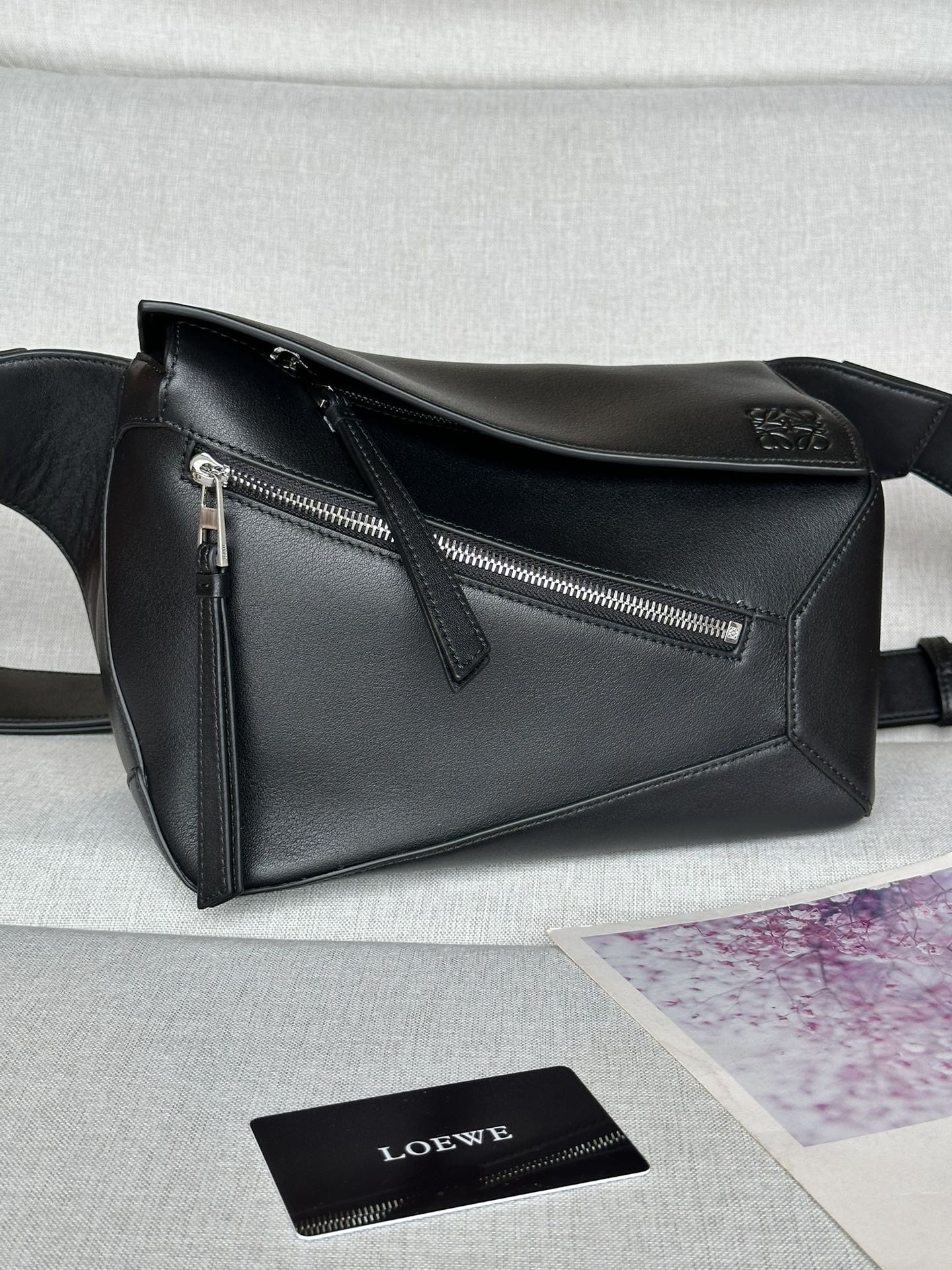 L0ew* small puzzle bag in classic calfskin 24x10.5x16.5cm