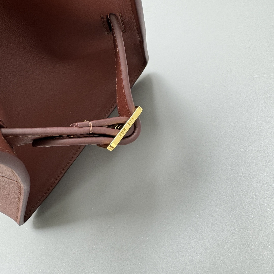 T*e R0w margaux 10 26x17.5x21cm