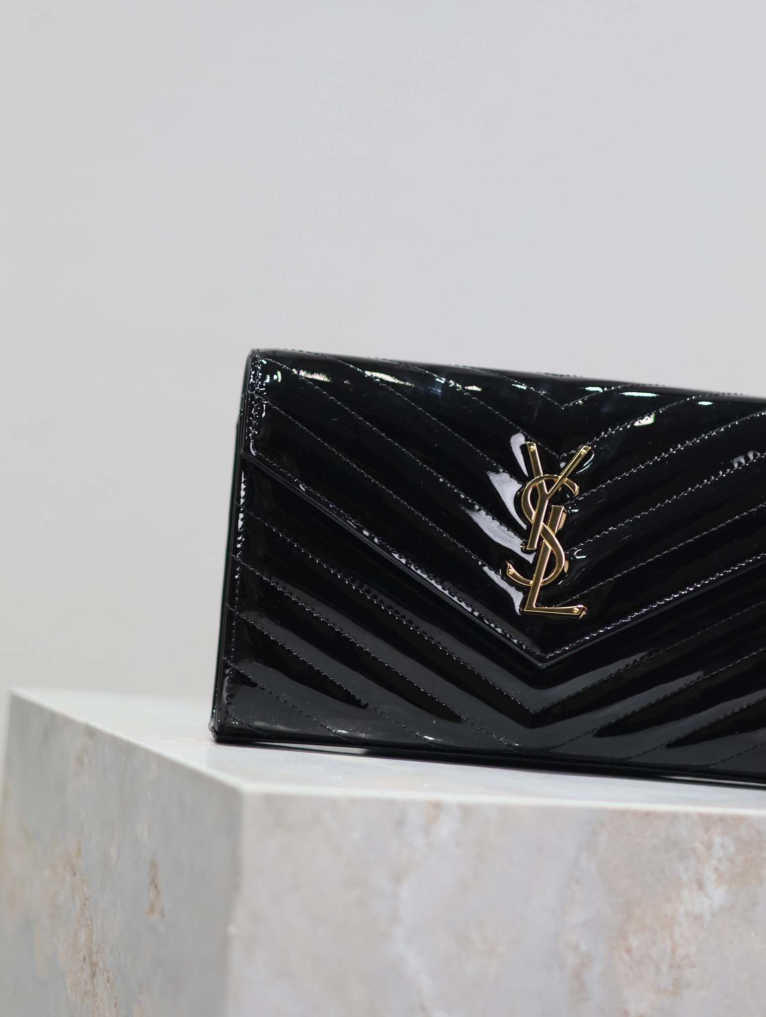 Y*L cassandra monogram classic chain wallet in patent leather 22.5 x 14 x 4cm
