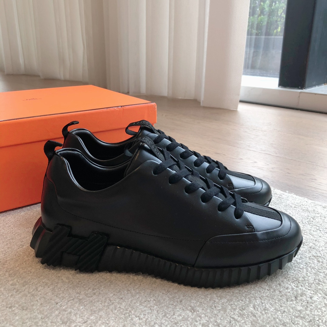 ua H**me5 bouncing sneaker