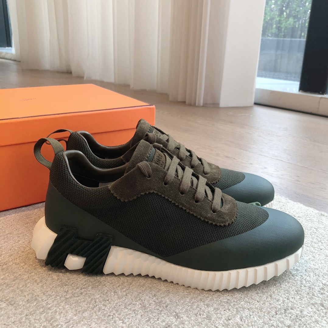 ua H**me5 bouncing sneaker