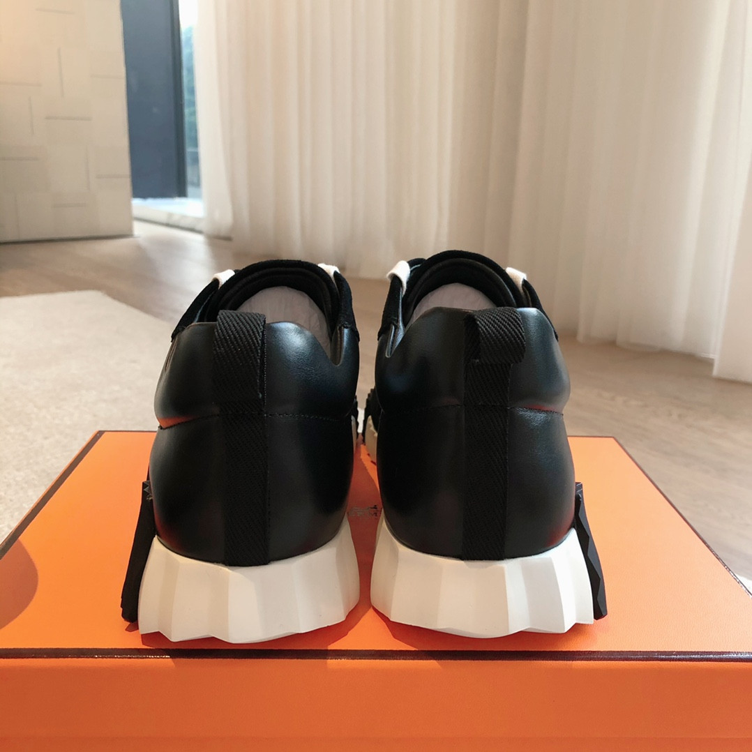 ua H**me5 bouncing sneaker